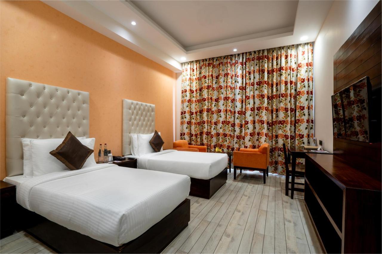 The Orchid Shimla Hotel Buitenkant foto